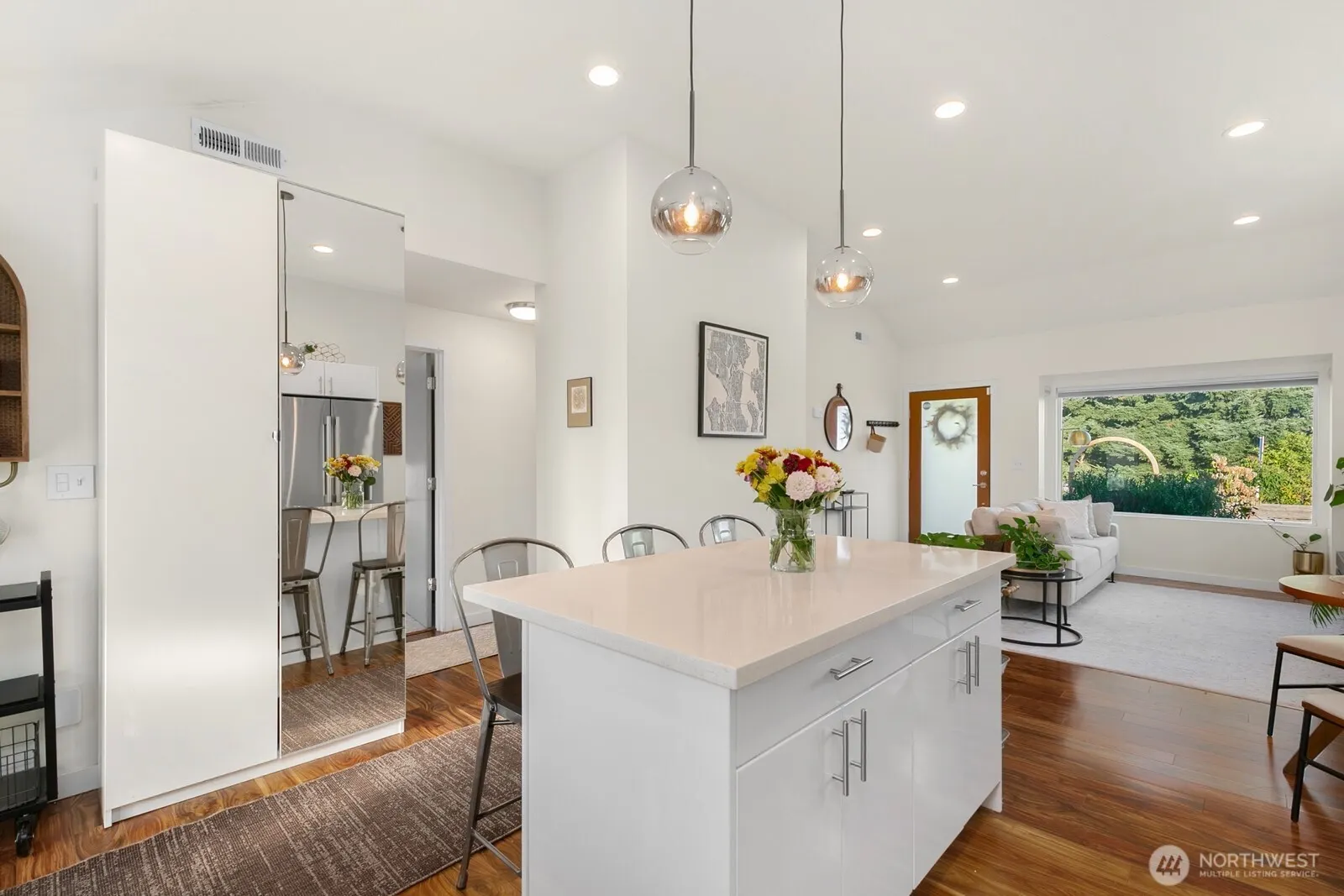 10743 Fremont Avenue N, Seattle, WA 98133