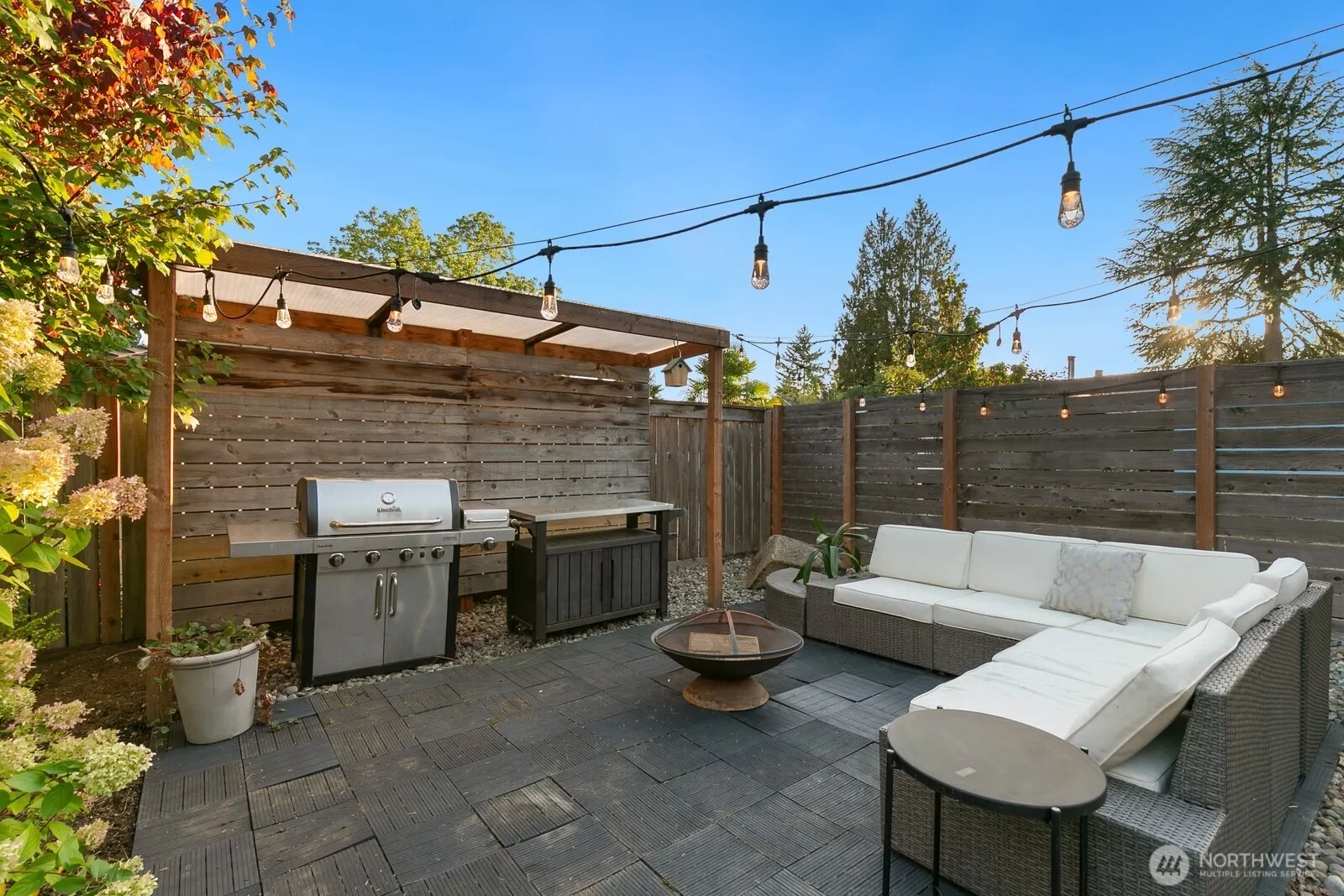 10743 Fremont Avenue N, Seattle, WA 98133