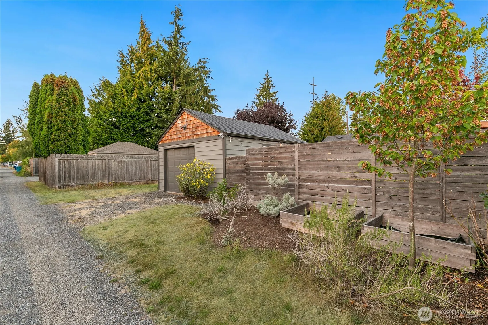 10743 Fremont Avenue N, Seattle, WA 98133