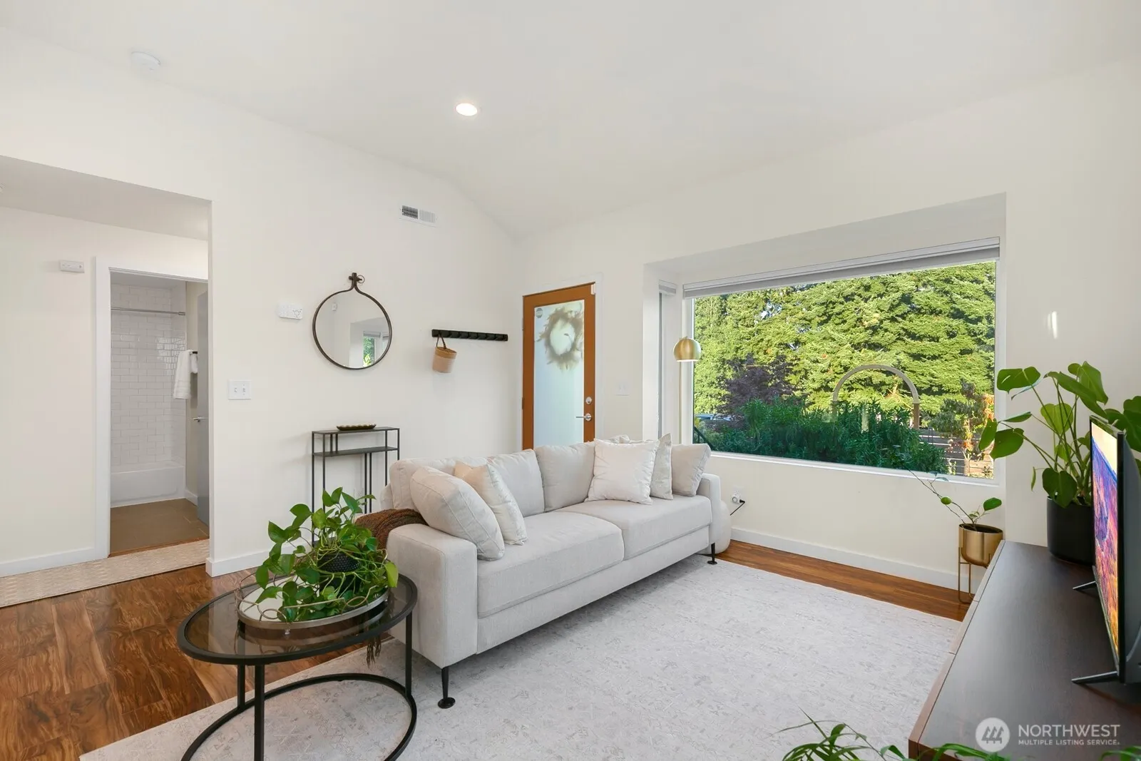 10743 Fremont Avenue N, Seattle, WA 98133