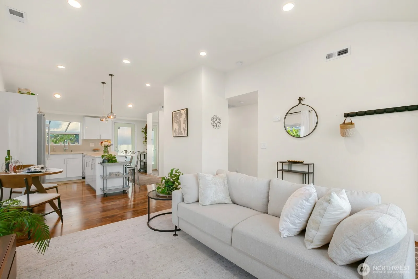 10743 Fremont Avenue N, Seattle, WA 98133