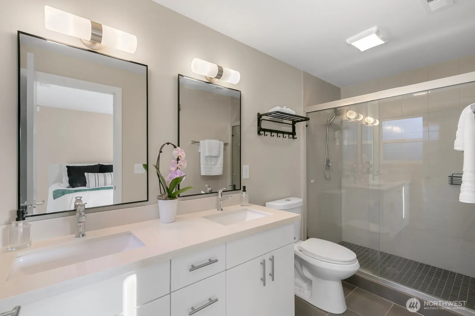 10743 Fremont Avenue N, Seattle, WA 98133