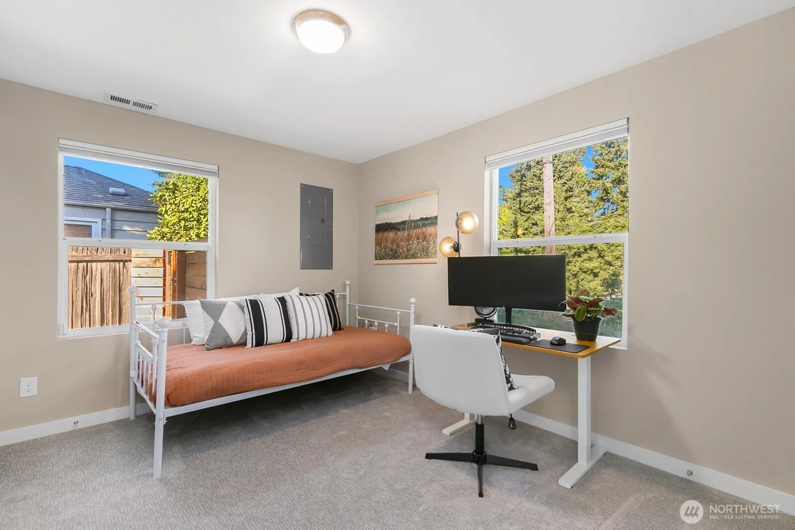10743 Fremont Avenue N, Seattle, WA 98133