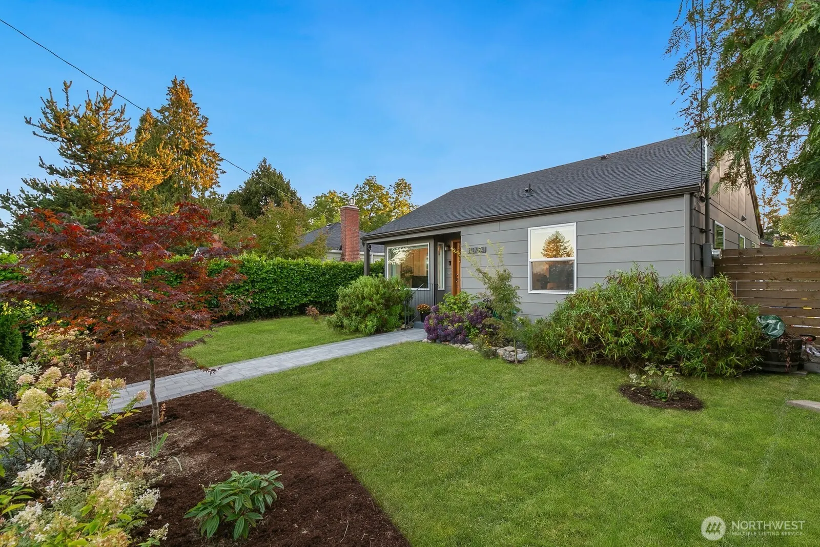 10743 Fremont Avenue N, Seattle, WA 98133