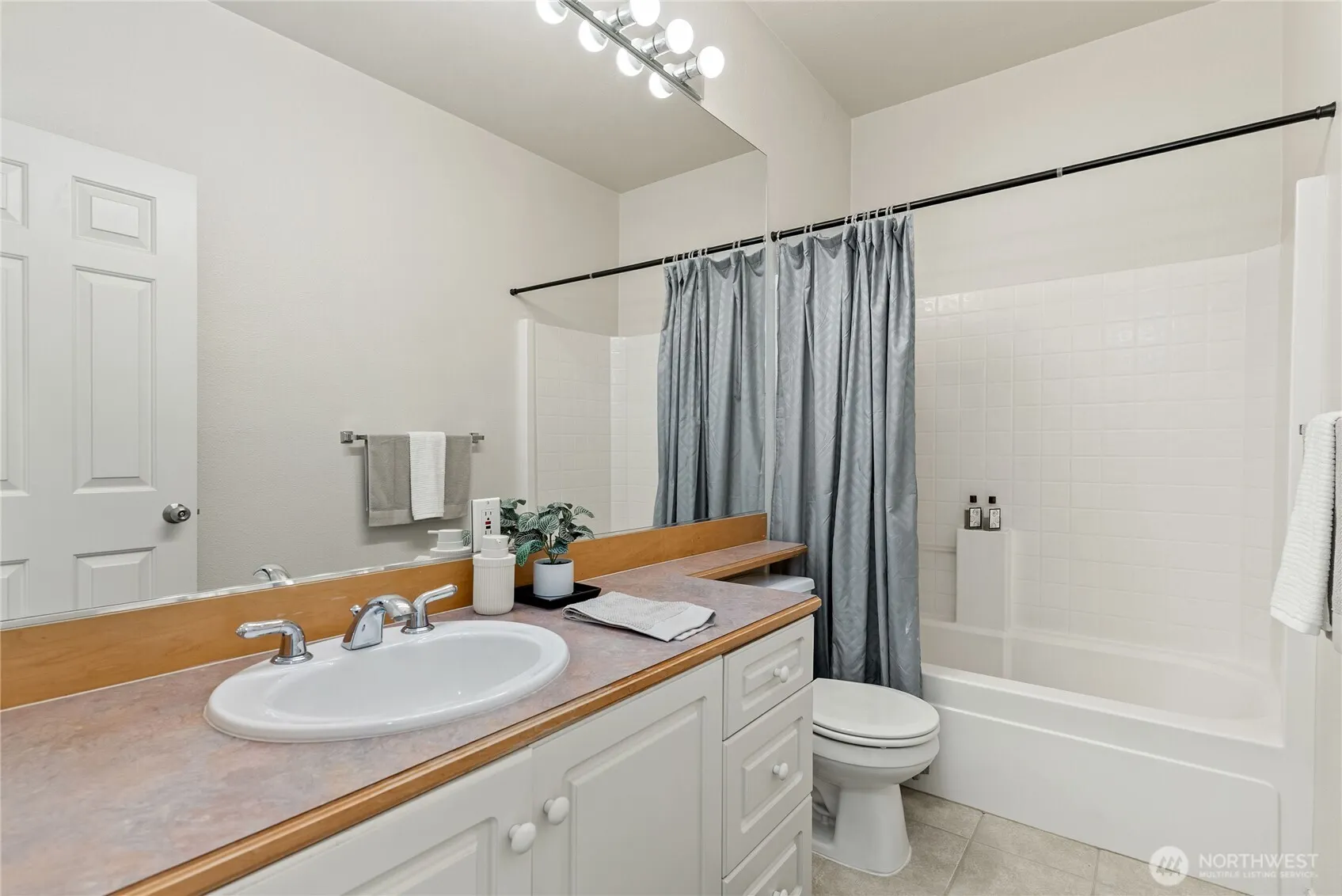 513 S 46th Place , Renton, WA 98055