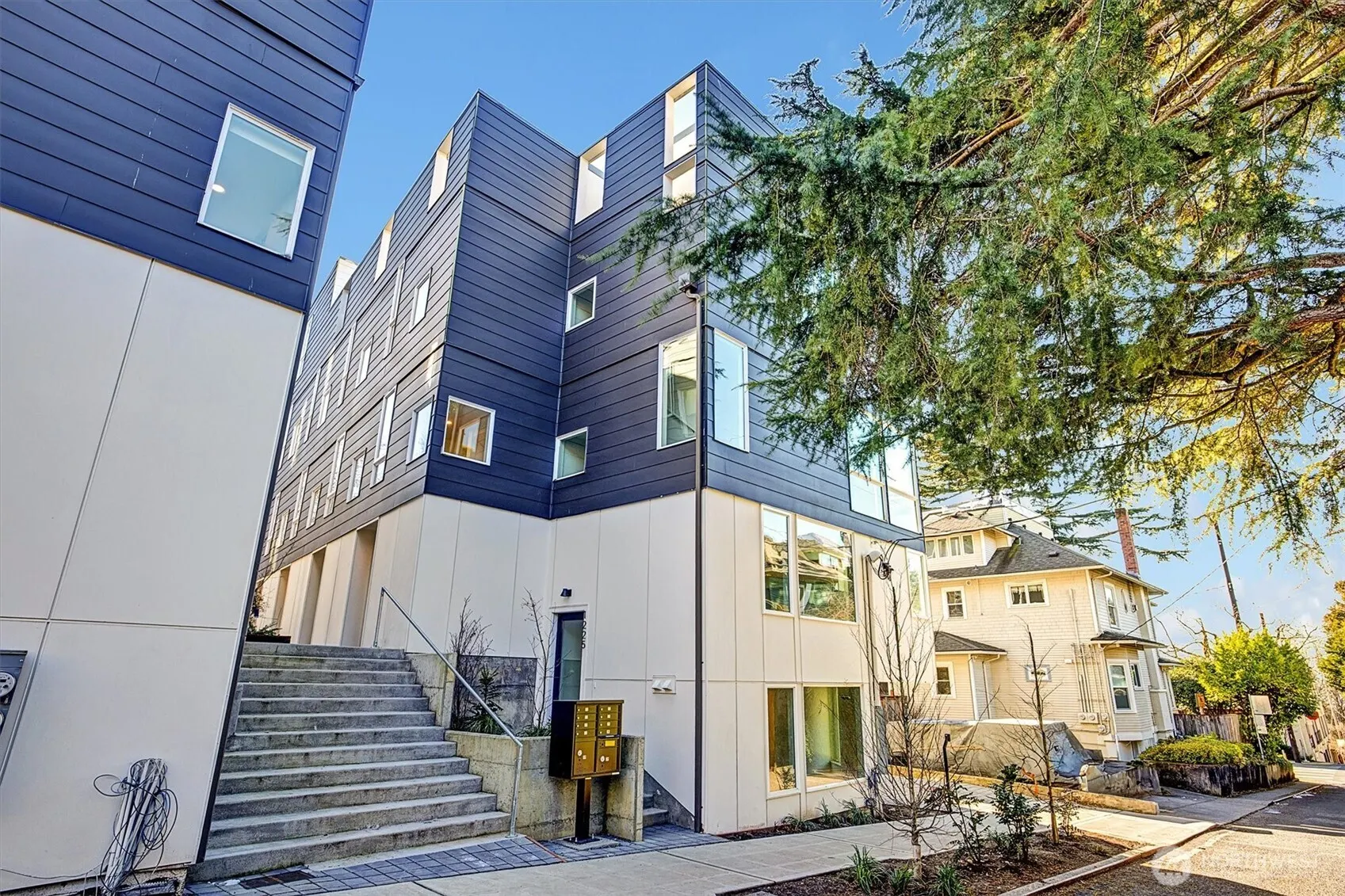 1225 E Roy Street , Seattle, WA 98102