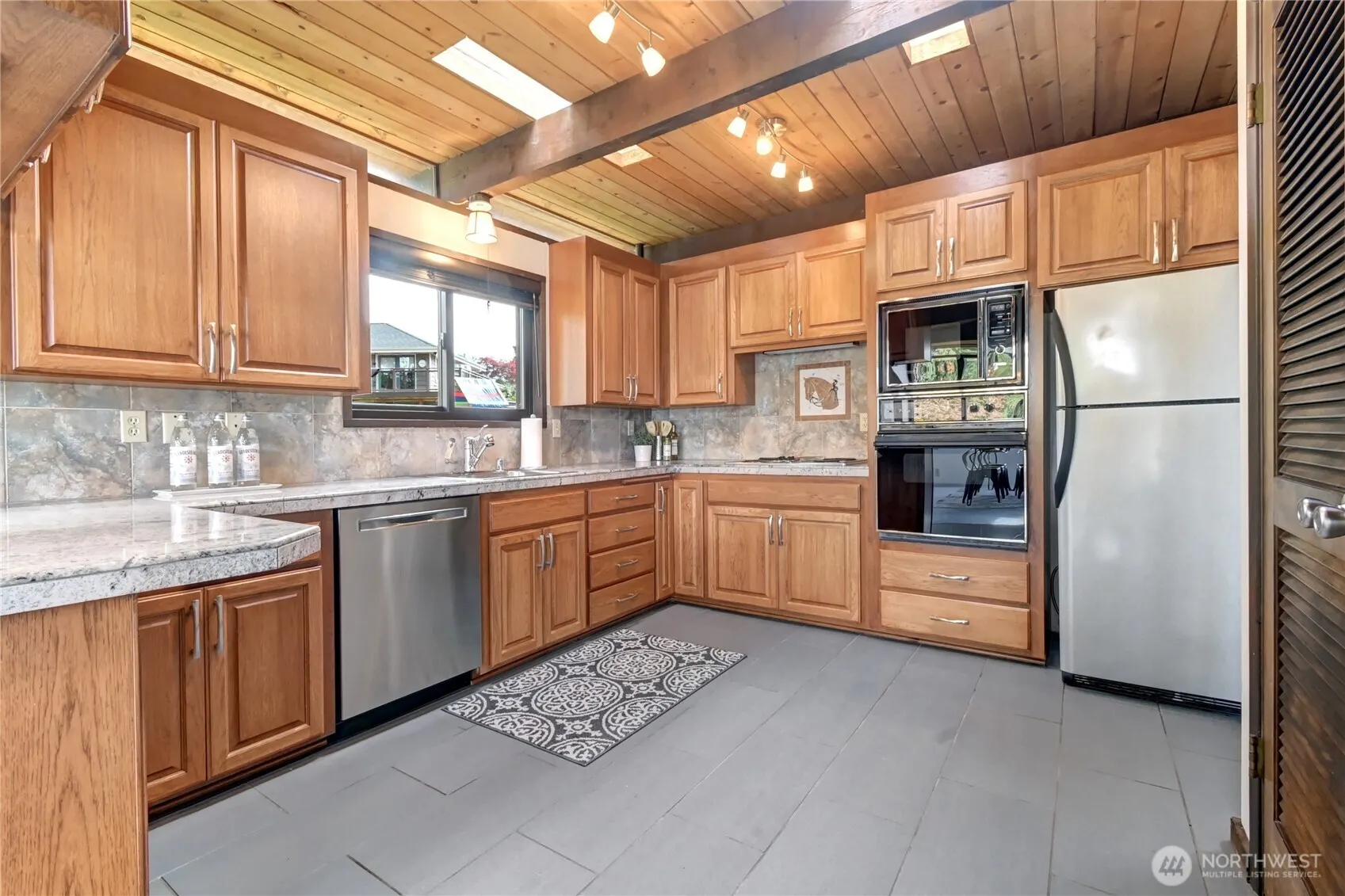 3707 Shelby Road , Lynnwood, WA 98087
