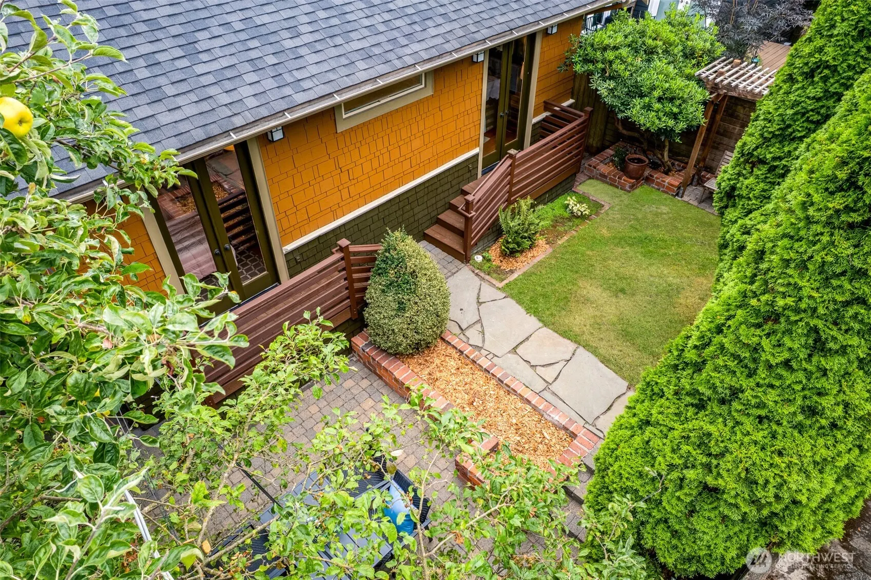 611 20th Avenue E, Seattle, WA 98112