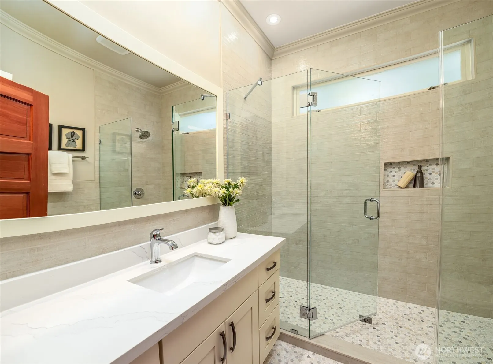 611 20th Avenue E, Seattle, WA 98112