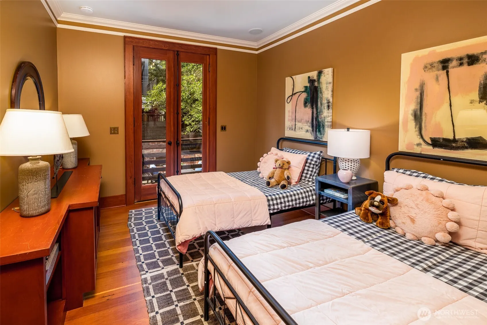 611 20th Avenue E, Seattle, WA 98112