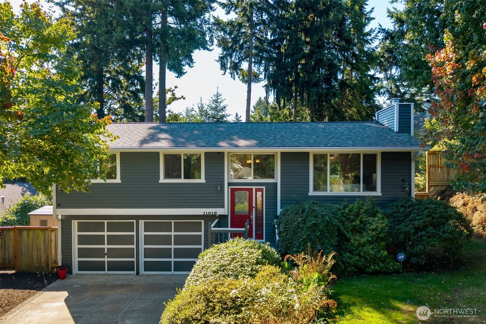 11619 NE 97th Street , Kirkland, WA 98033