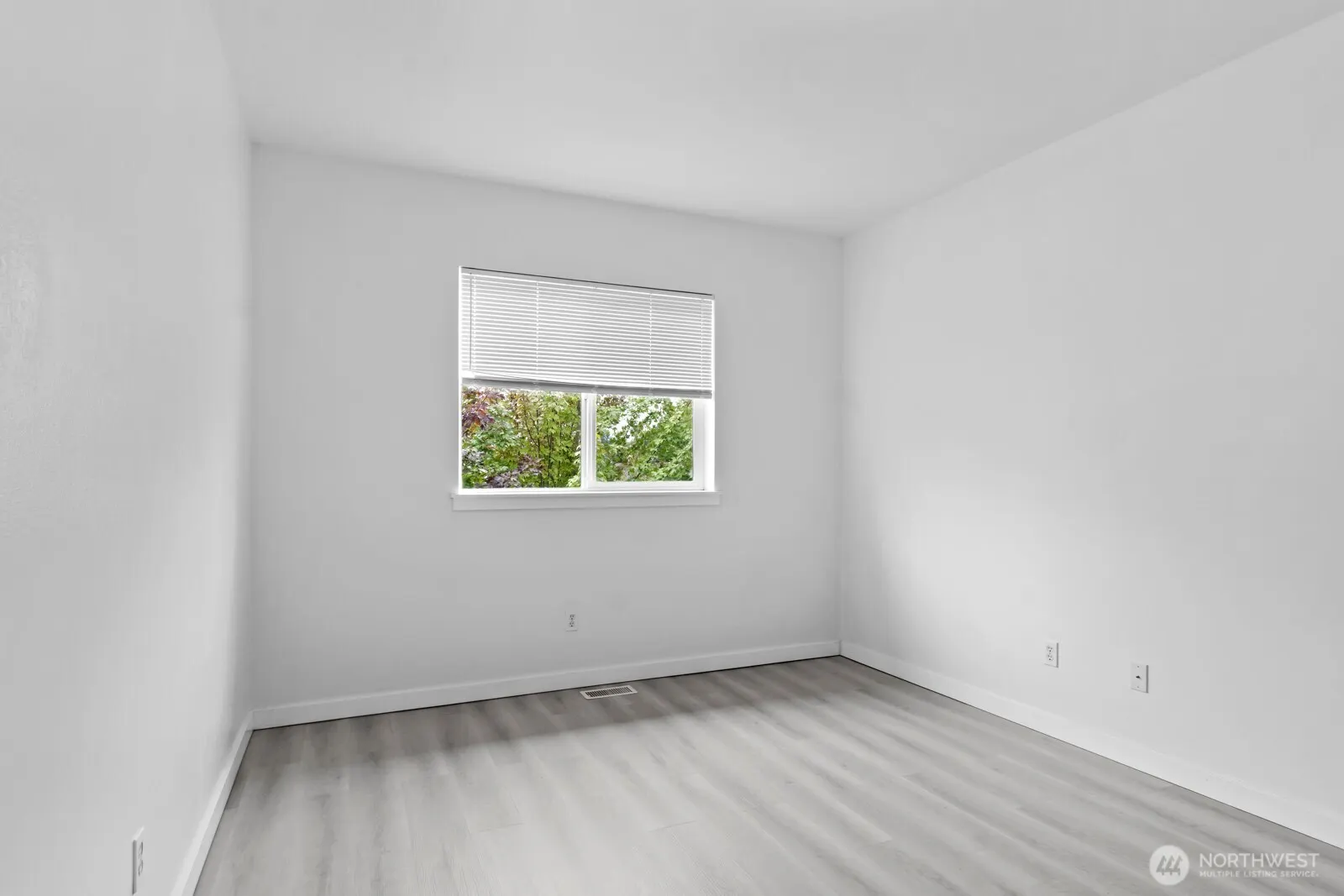 20352 105th Court SE, Kent, WA 98031