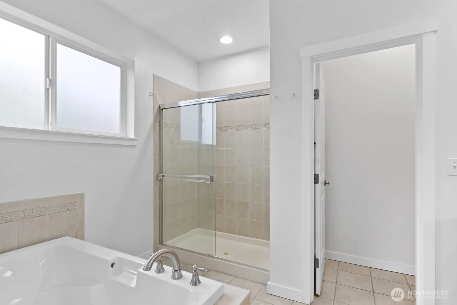 20352 105th Court SE, Kent, WA 98031