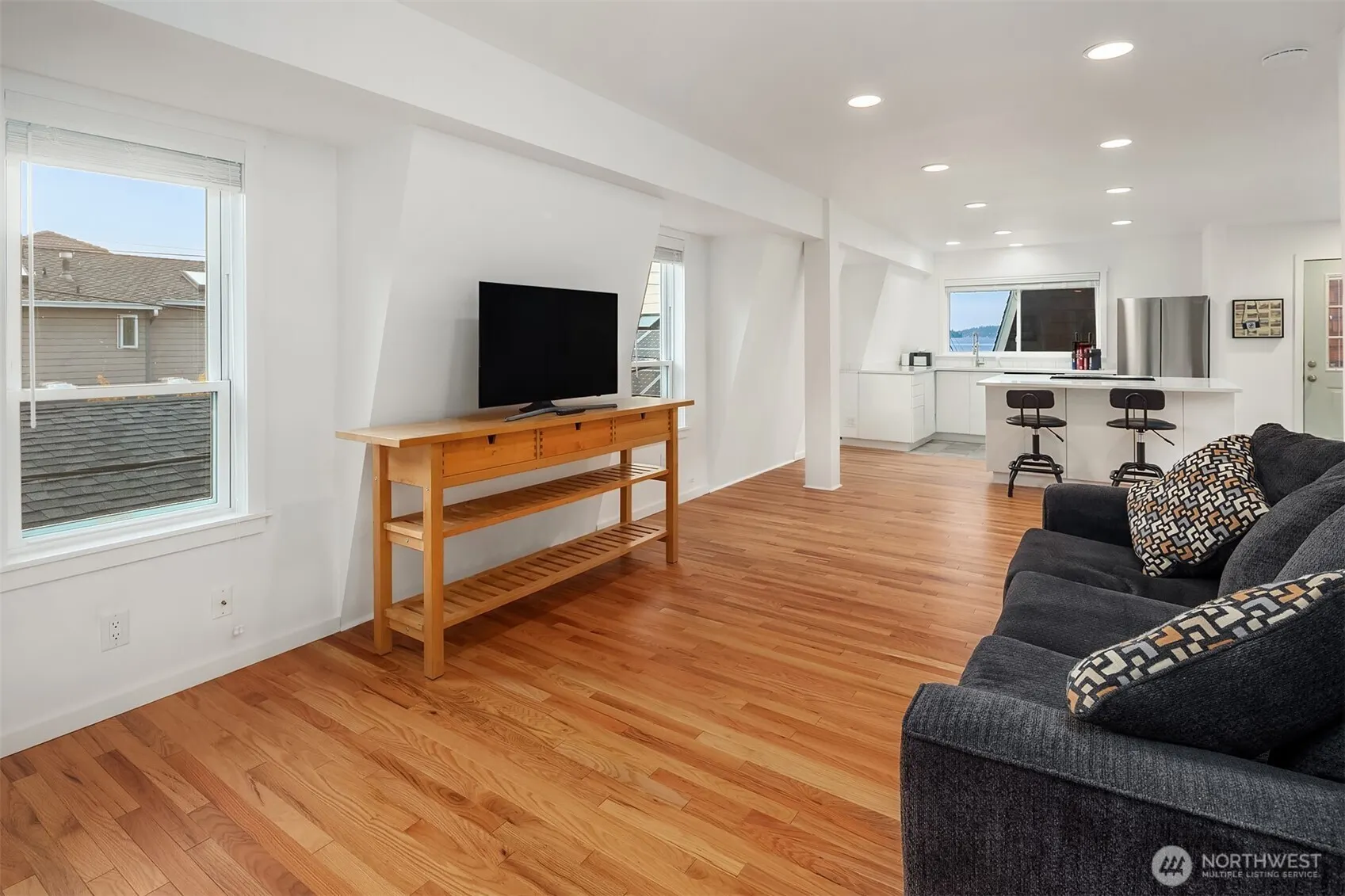 10116 Rainier Avenue S, Seattle, WA 98178-2610