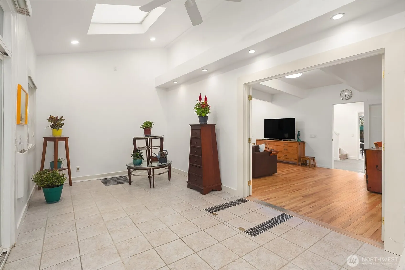 10116 Rainier Avenue S, Seattle, WA 98178-2610