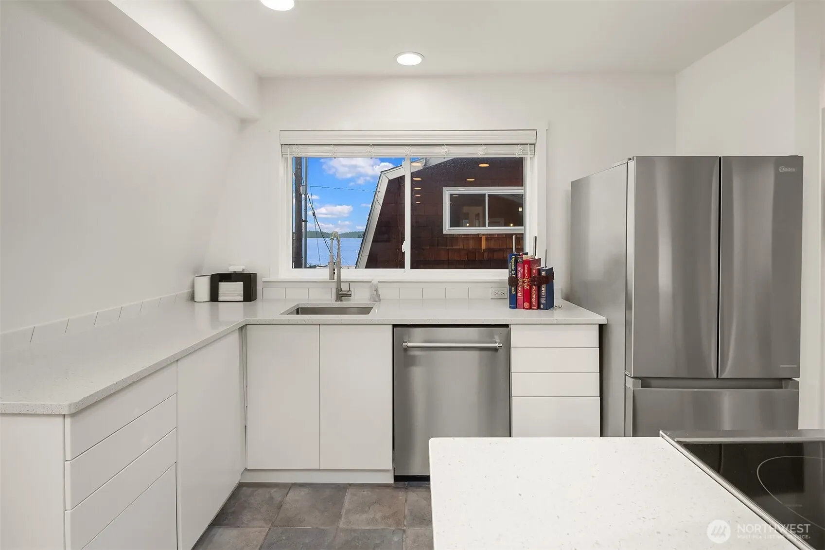 10116 Rainier Avenue S, Seattle, WA 98178-2610