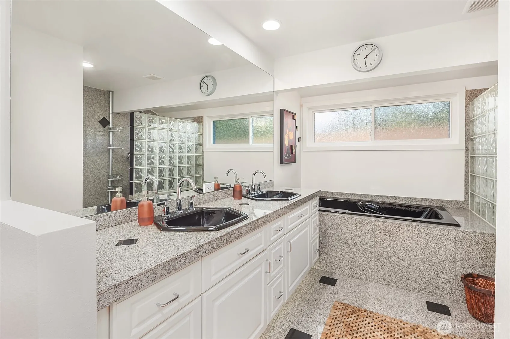 10116 Rainier Avenue S, Seattle, WA 98178-2610