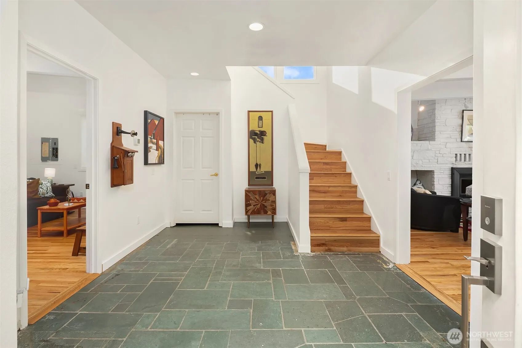 10116 Rainier Avenue S, Seattle, WA 98178-2610