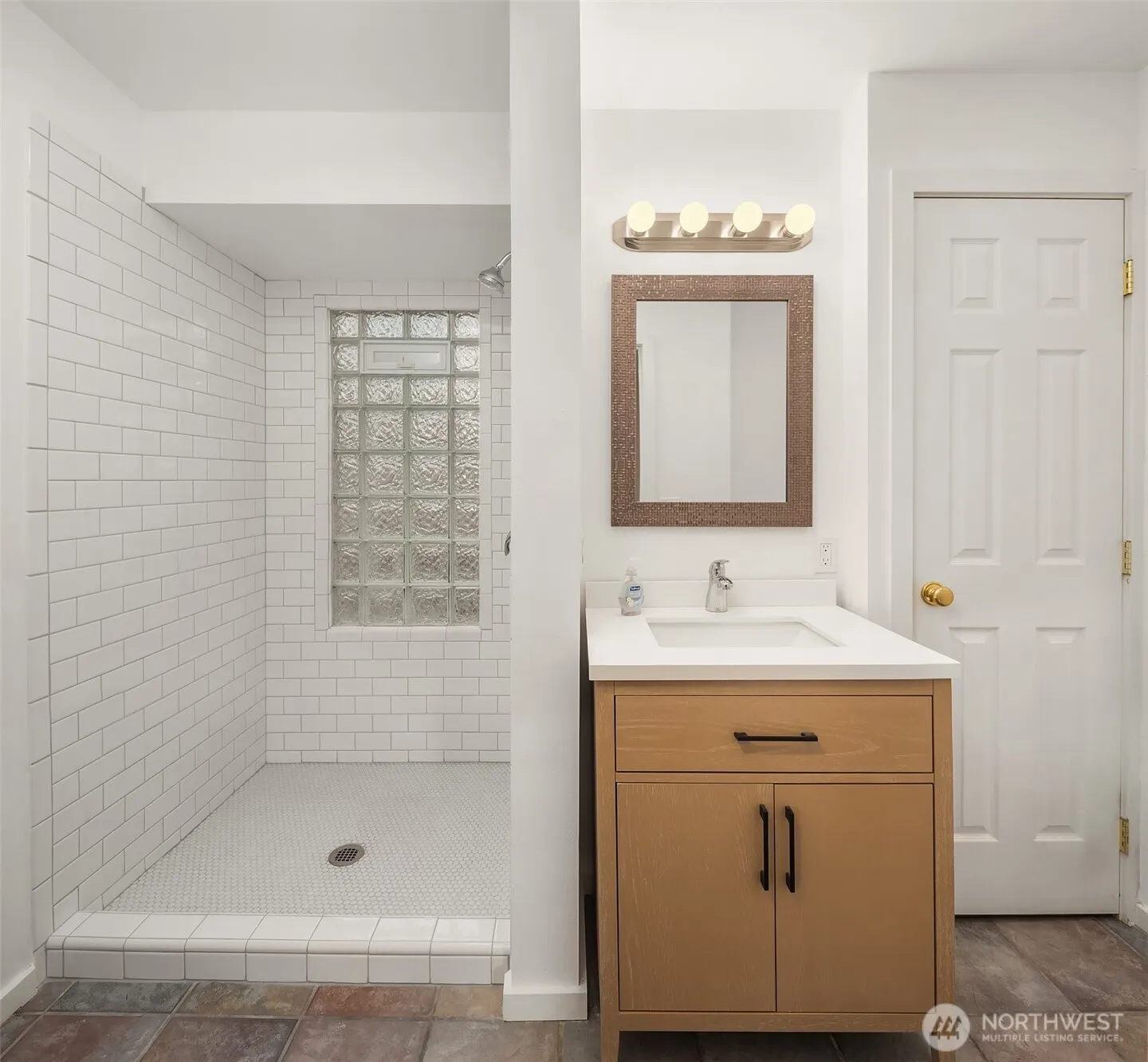 10116 Rainier Avenue S, Seattle, WA 98178-2610