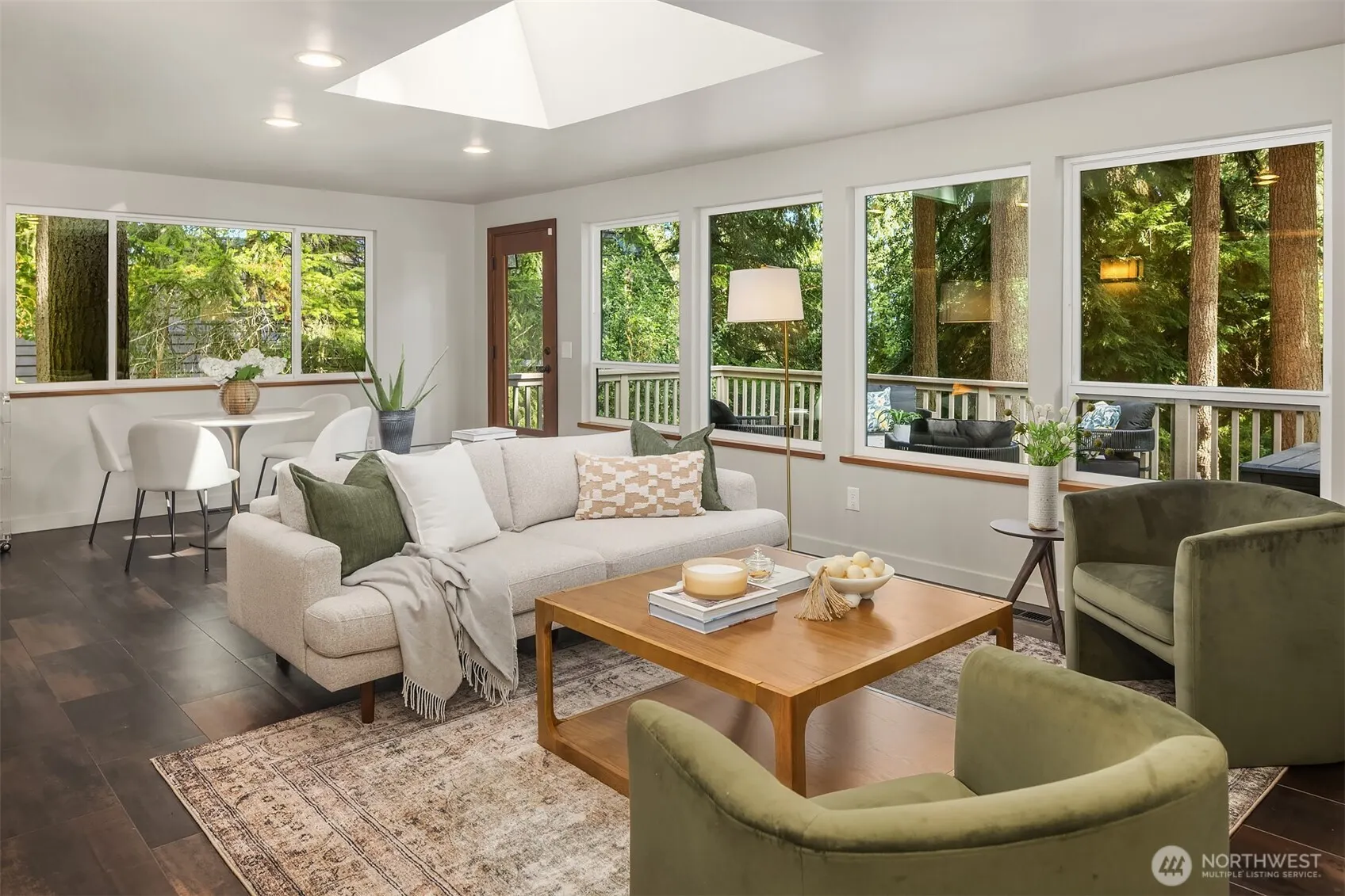18610 SE 58th Street , Issaquah, WA 98027-8511