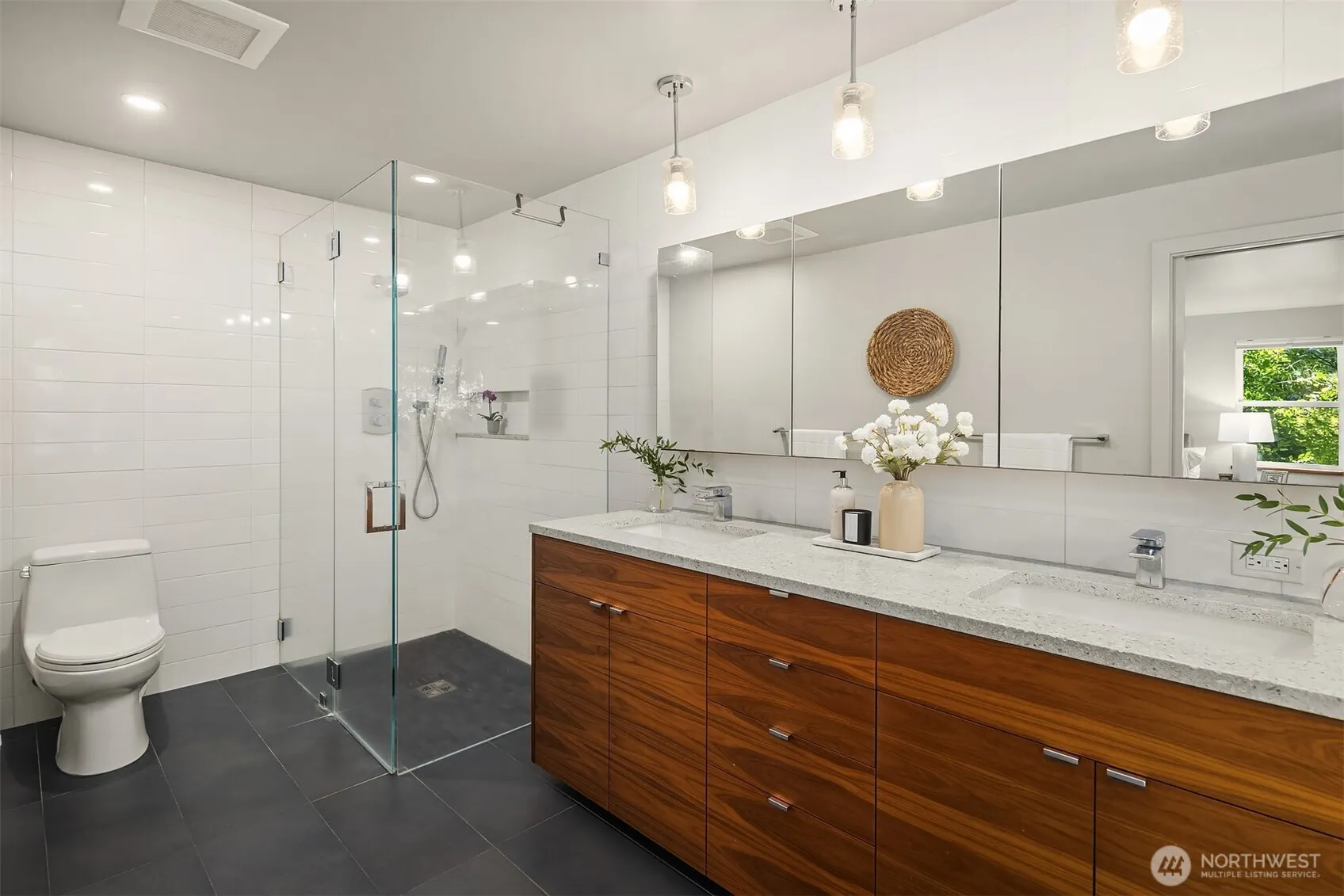 18610 SE 58th Street , Issaquah, WA 98027-8511