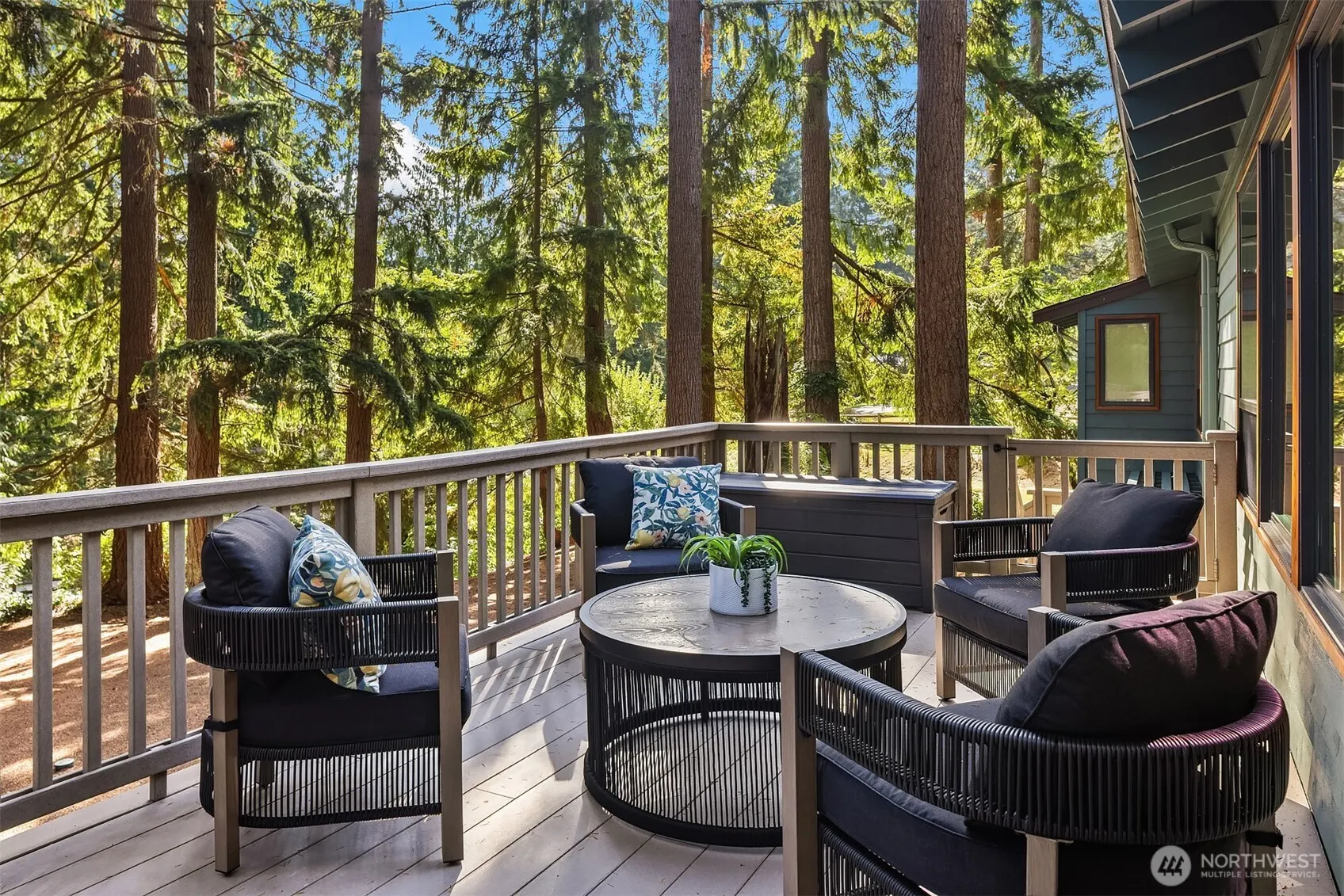 18610 SE 58th Street , Issaquah, WA 98027-8511