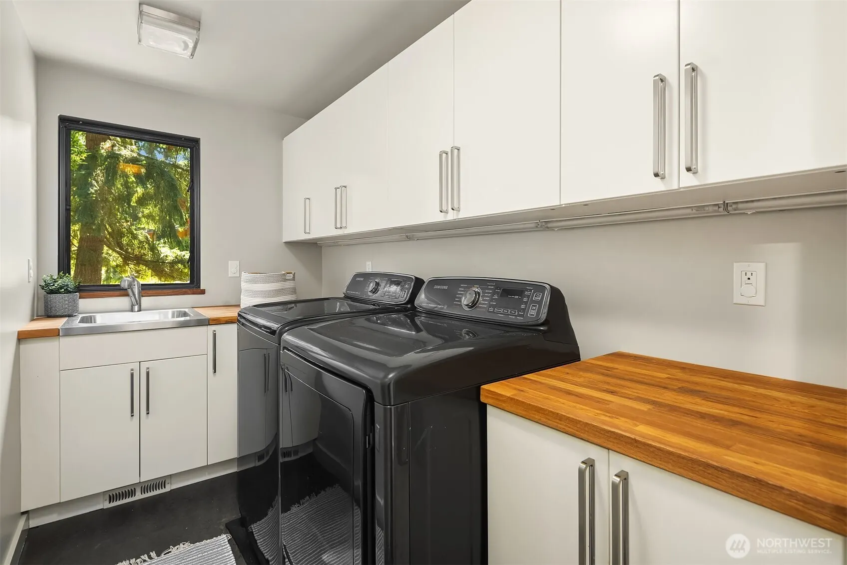 18610 SE 58th Street , Issaquah, WA 98027-8511
