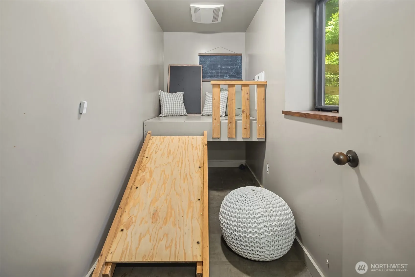 18610 SE 58th Street , Issaquah, WA 98027-8511