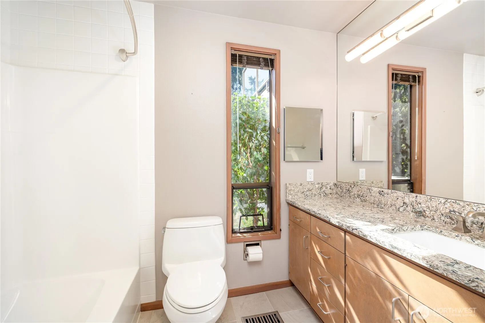 4103 106th Place NE, Kirkland, WA 98033-7922