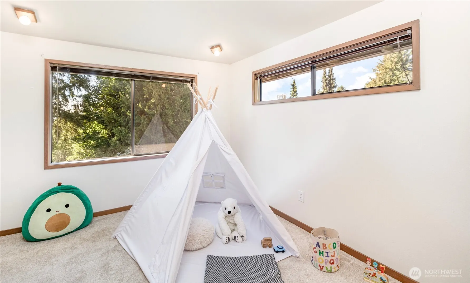 4103 106th Place NE, Kirkland, WA 98033-7922