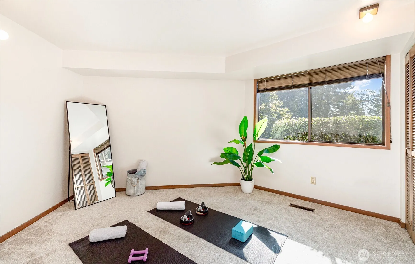 4103 106th Place NE, Kirkland, WA 98033-7922