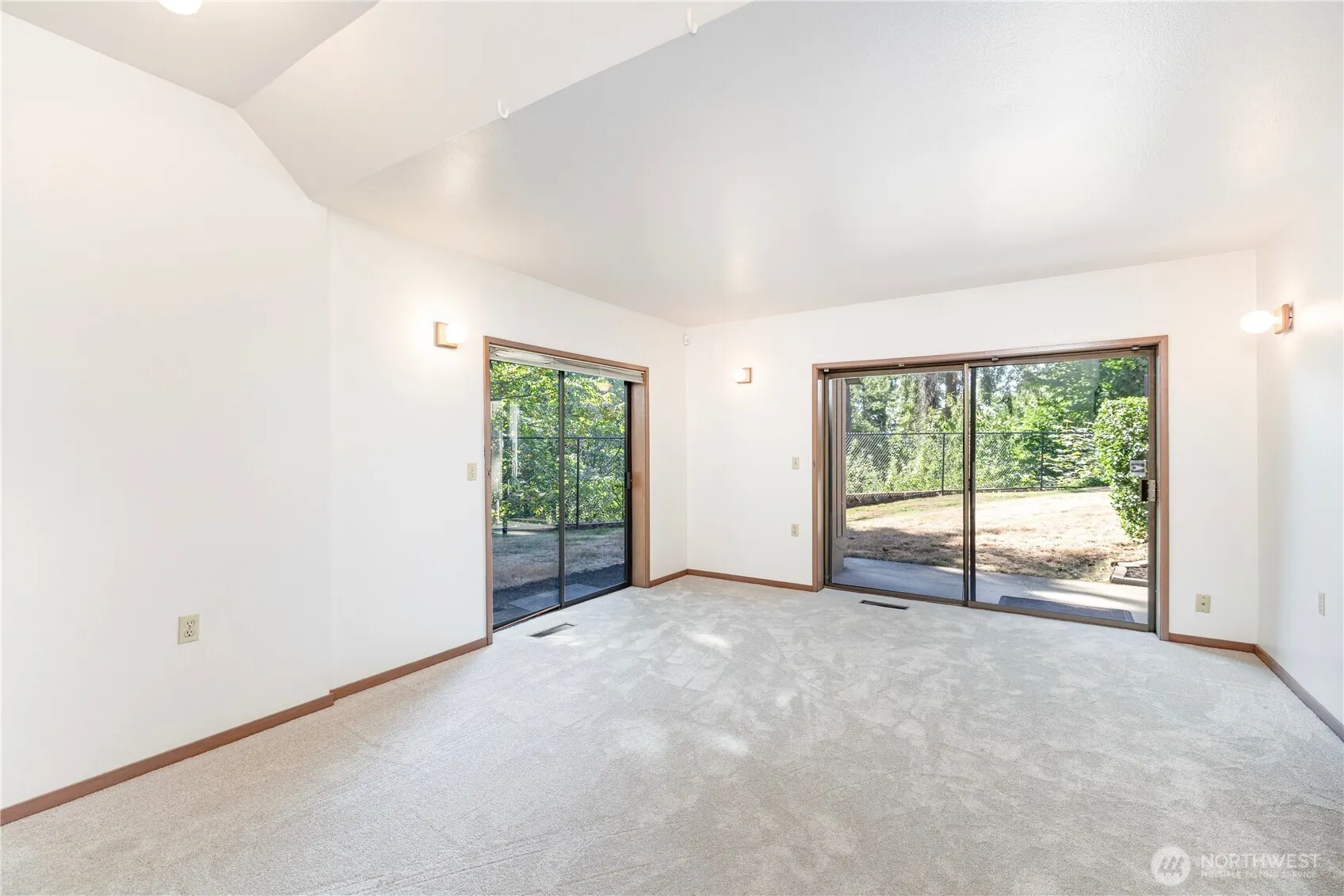 4103 106th Place NE, Kirkland, WA 98033-7922