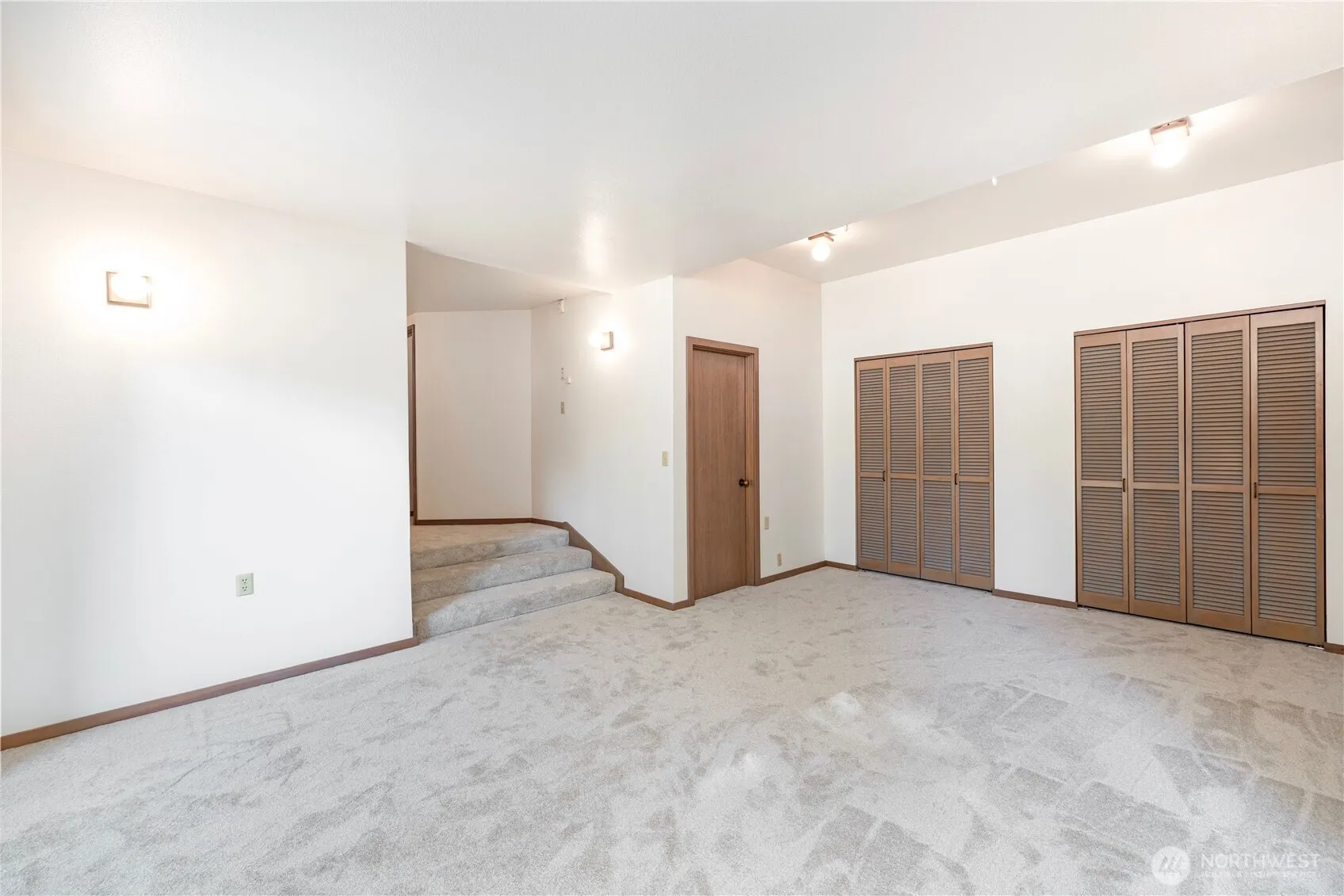 4103 106th Place NE, Kirkland, WA 98033-7922
