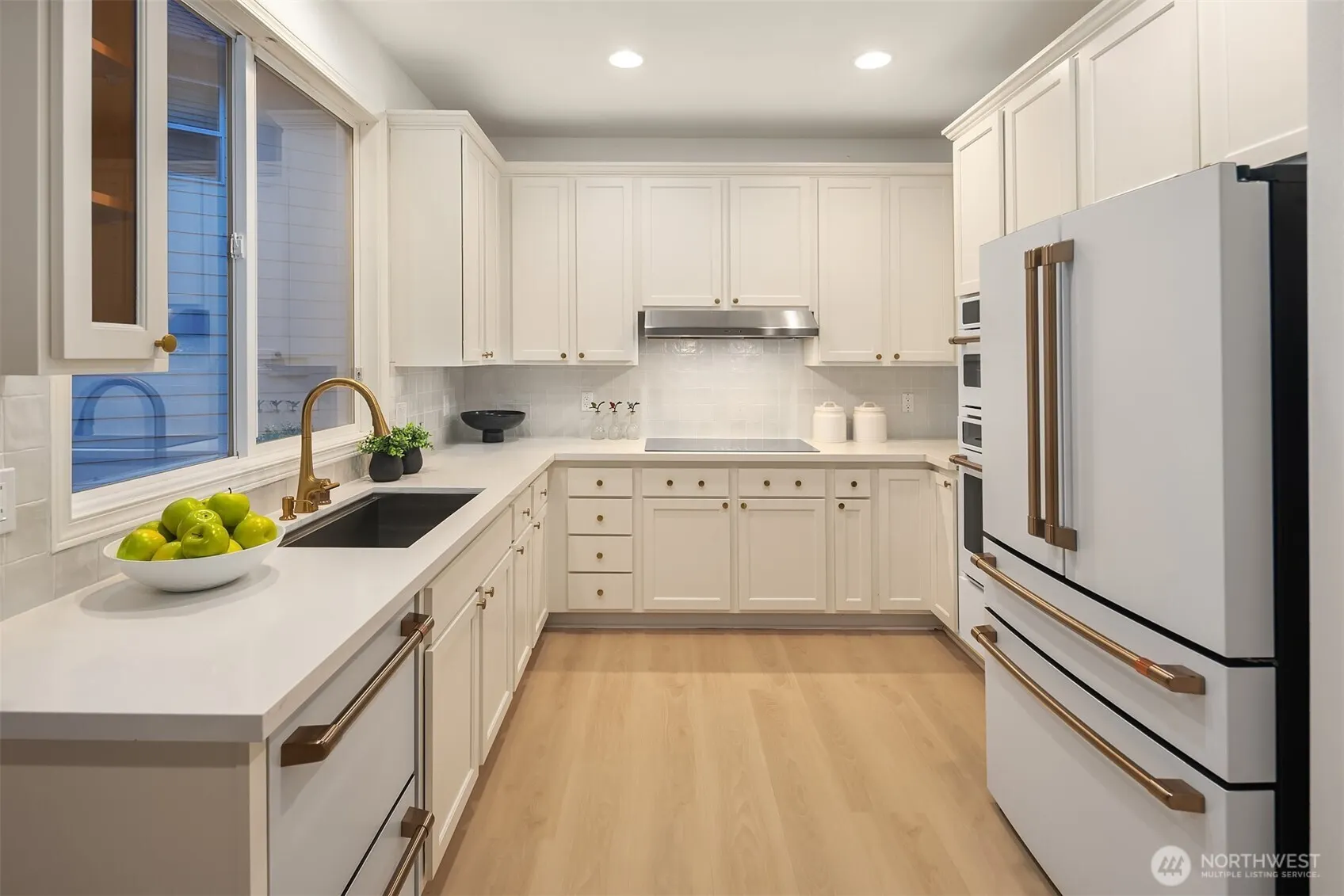 16255 SE 66th St , Bellevue, WA 98006