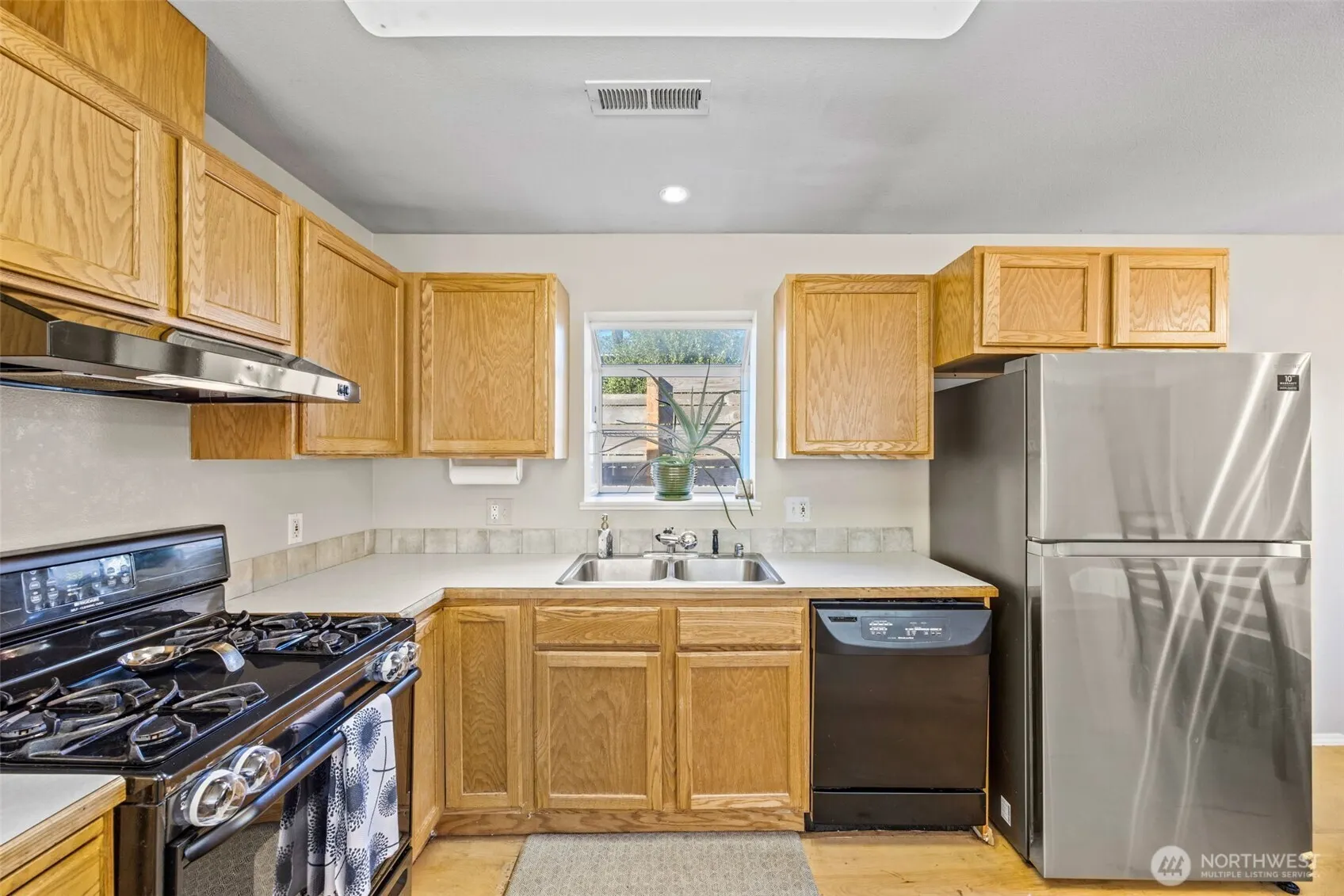 10332 Midvale Avenue N, Seattle, WA 98133