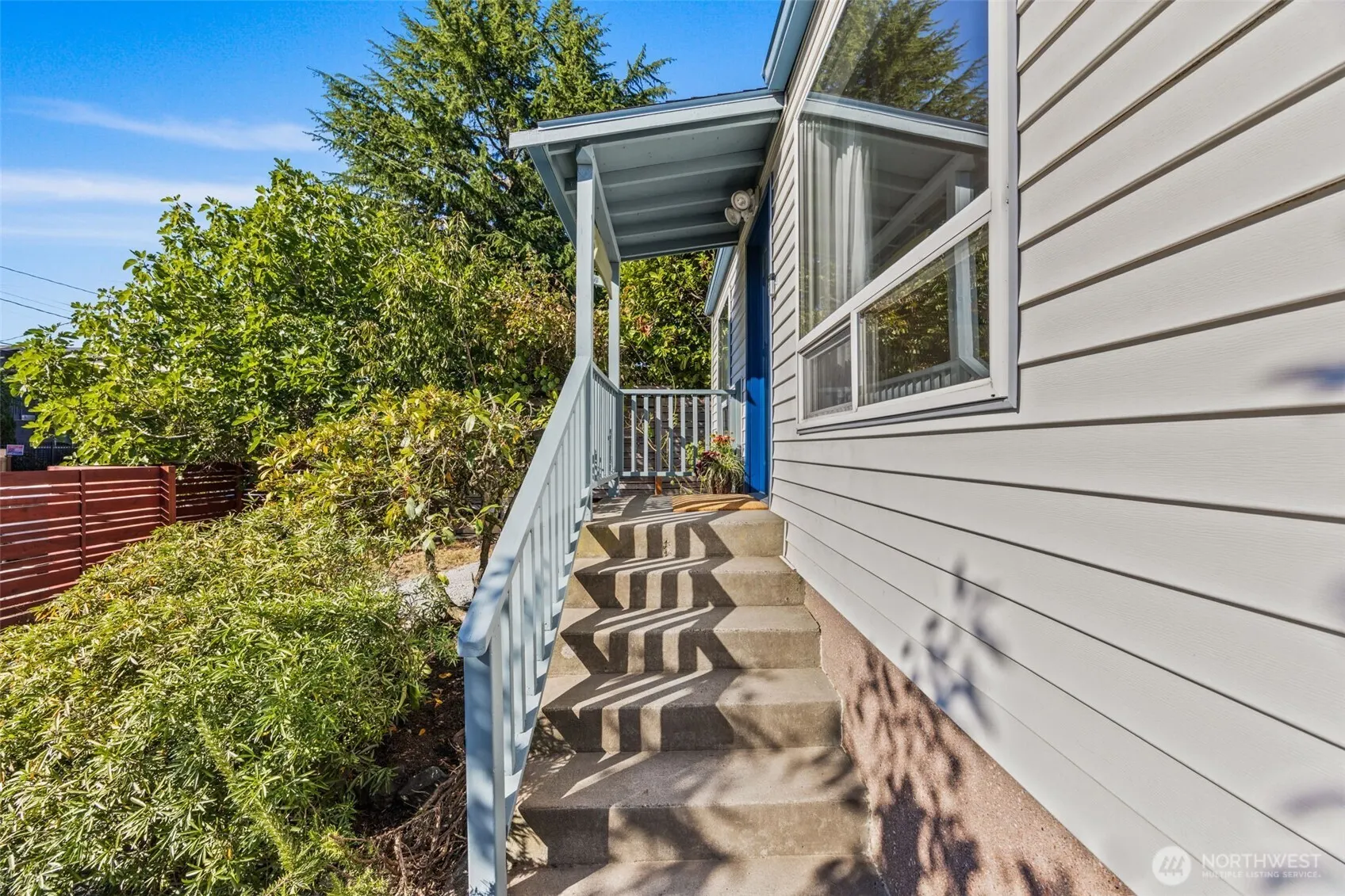 10332 Midvale Avenue N, Seattle, WA 98133