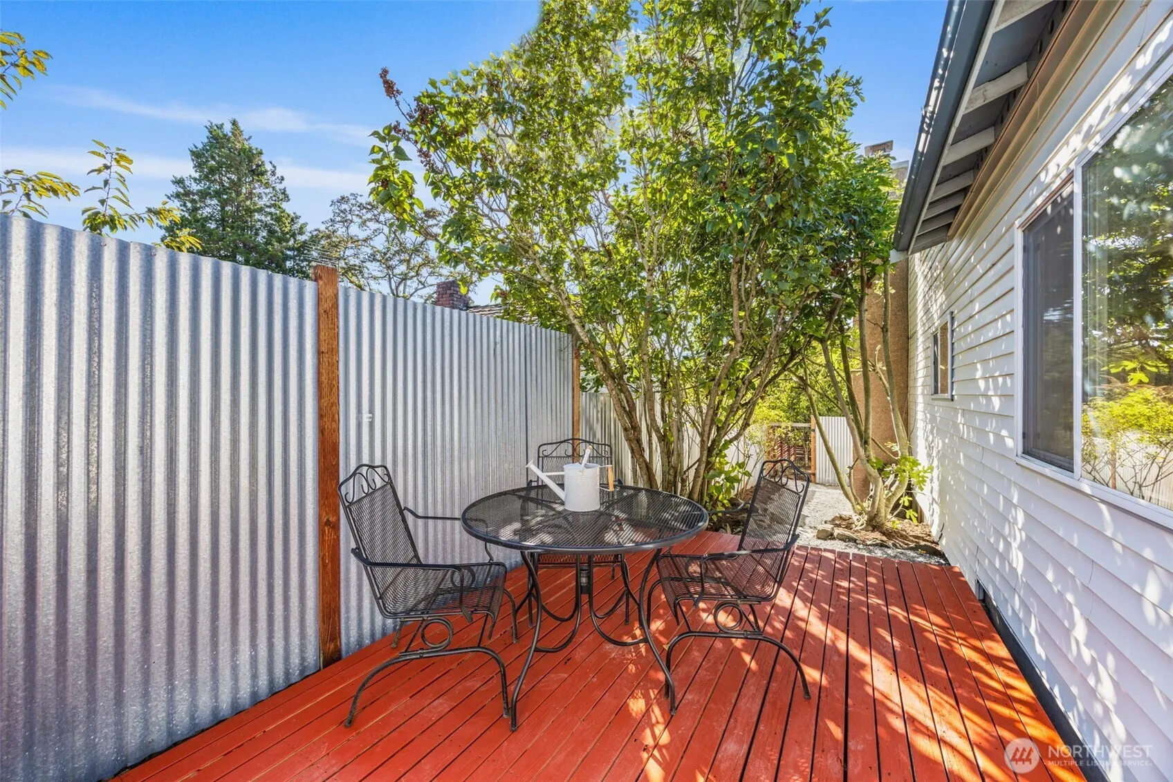 10332 Midvale Avenue N, Seattle, WA 98133