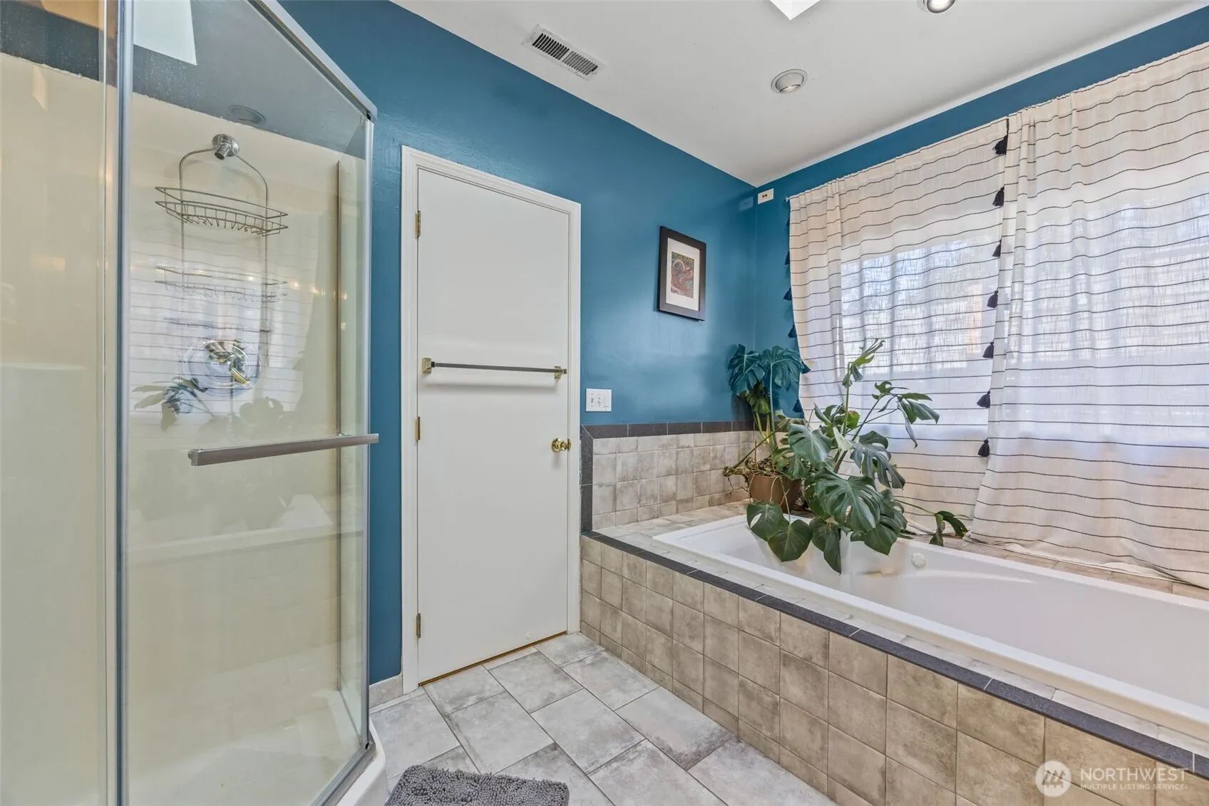 10332 Midvale Avenue N, Seattle, WA 98133