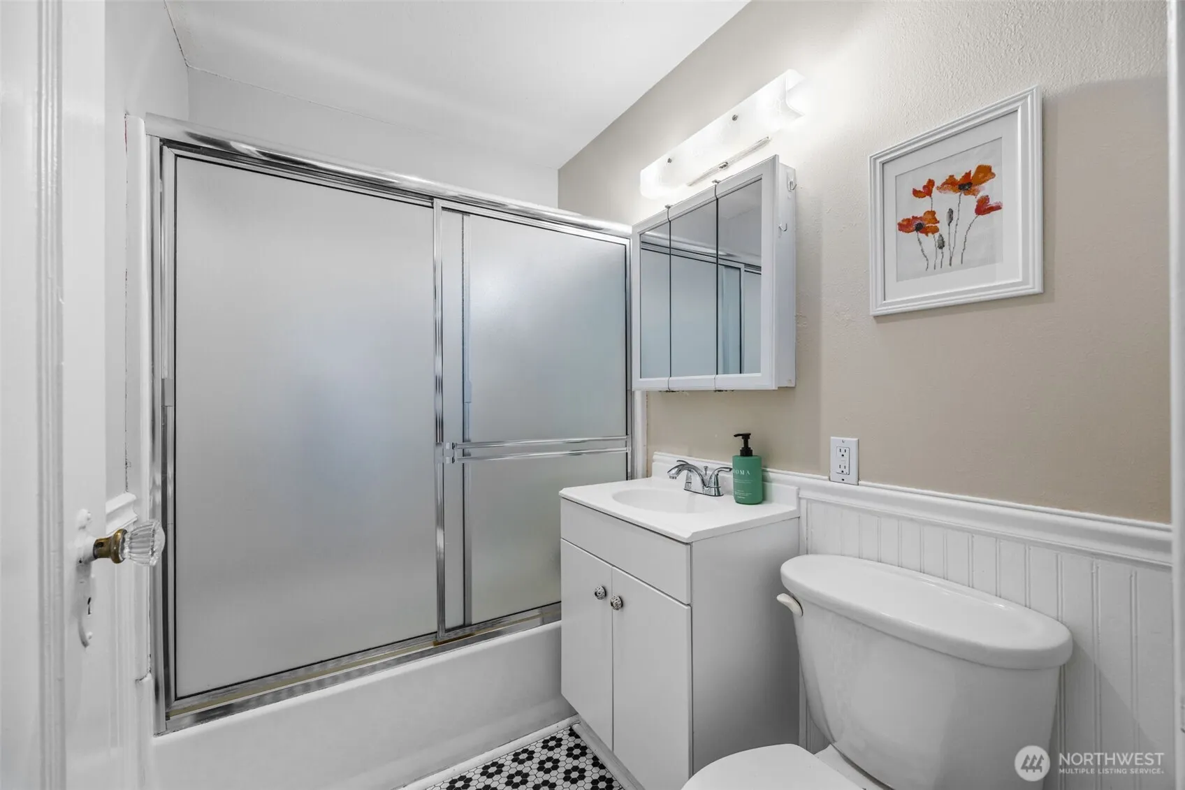 10332 Midvale Avenue N, Seattle, WA 98133