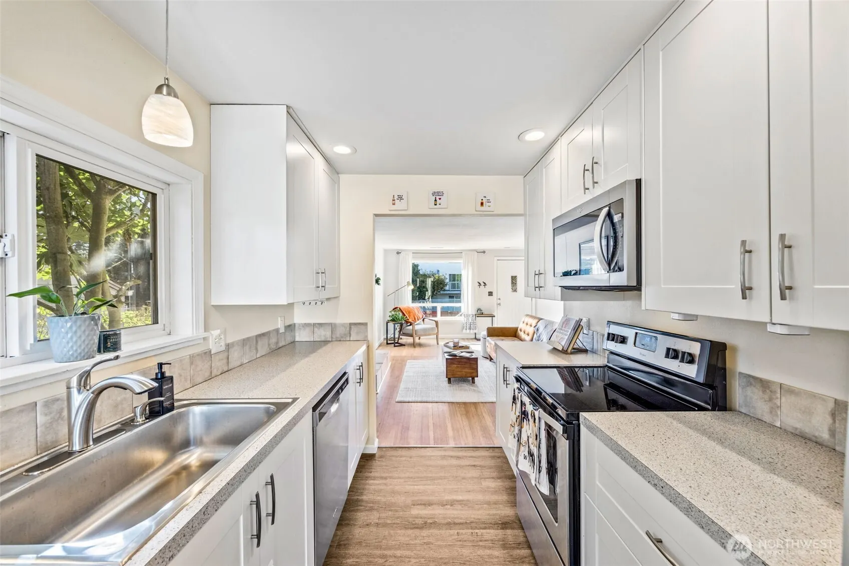 10332 Midvale Avenue N, Seattle, WA 98133