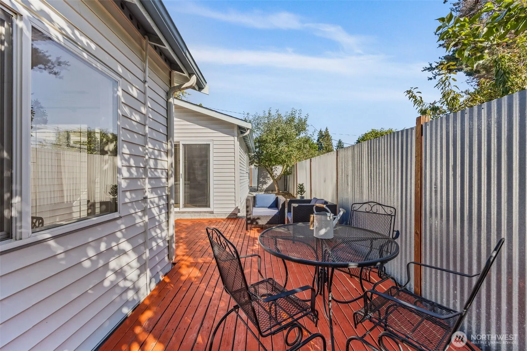 10332 Midvale Avenue N, Seattle, WA 98133