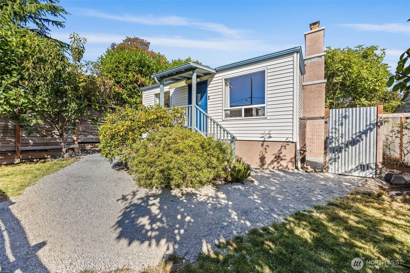 10332 Midvale Avenue N, Seattle, WA 98133
