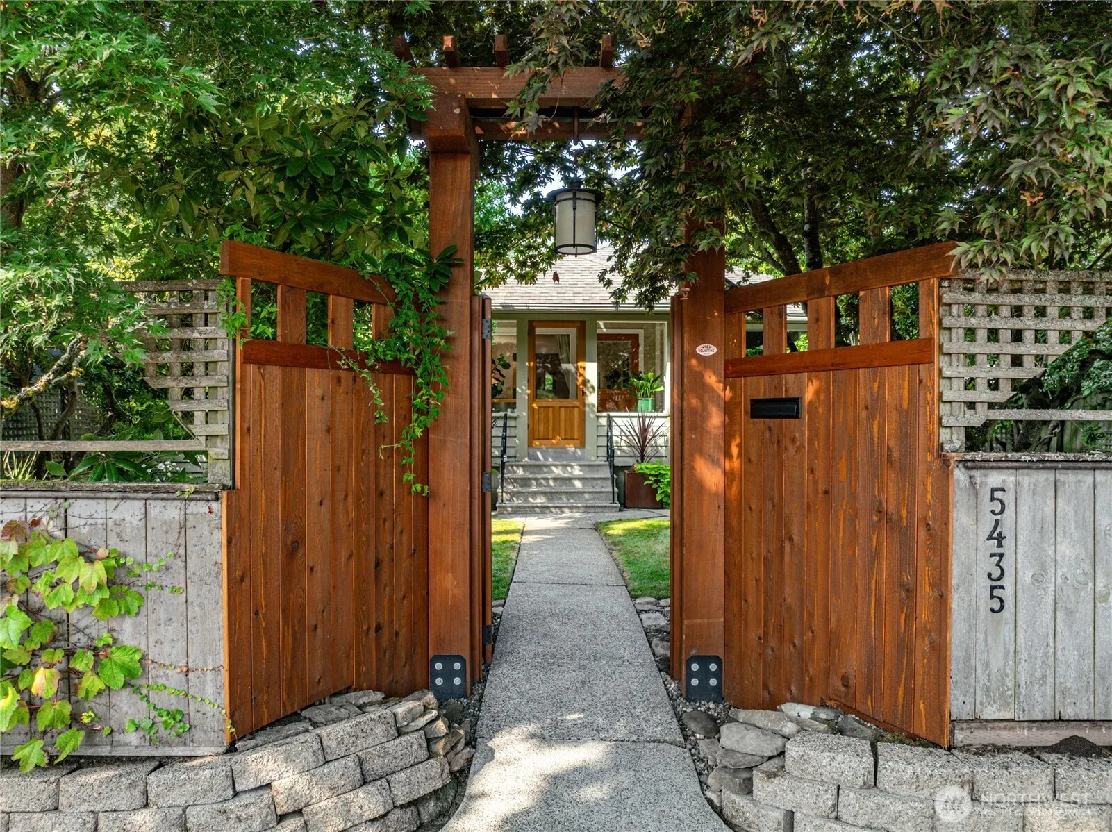 5435 45th Avenue SW, Seattle, WA 98136