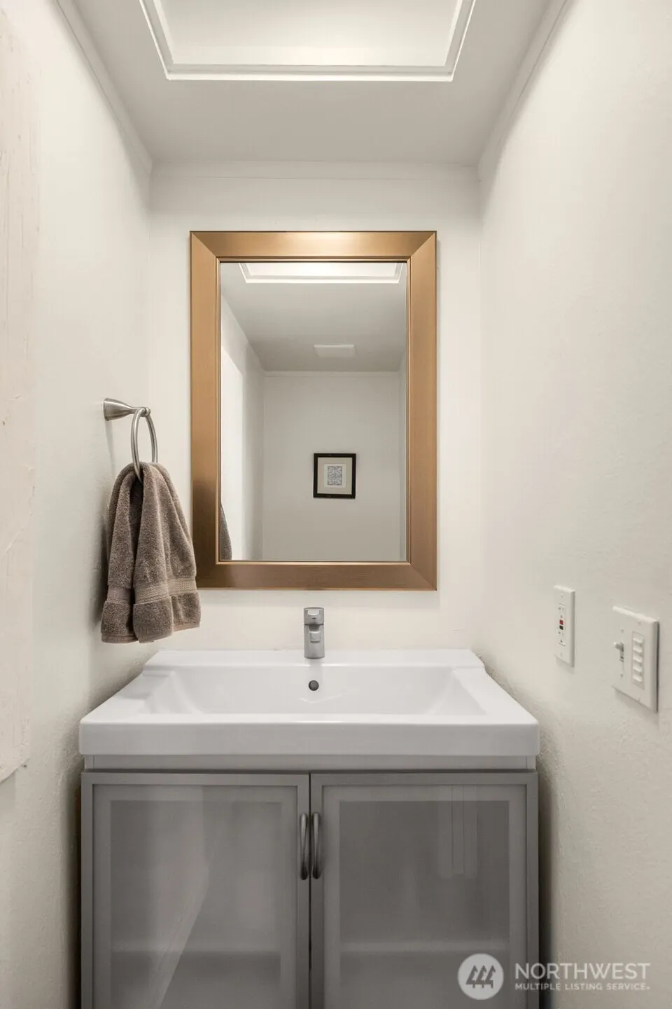 3400 108th Place NE #2, Bellevue, WA 98004