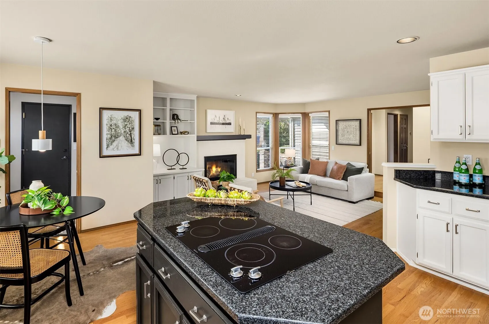 17102 NE 37th Place , Bellevue, WA 98008