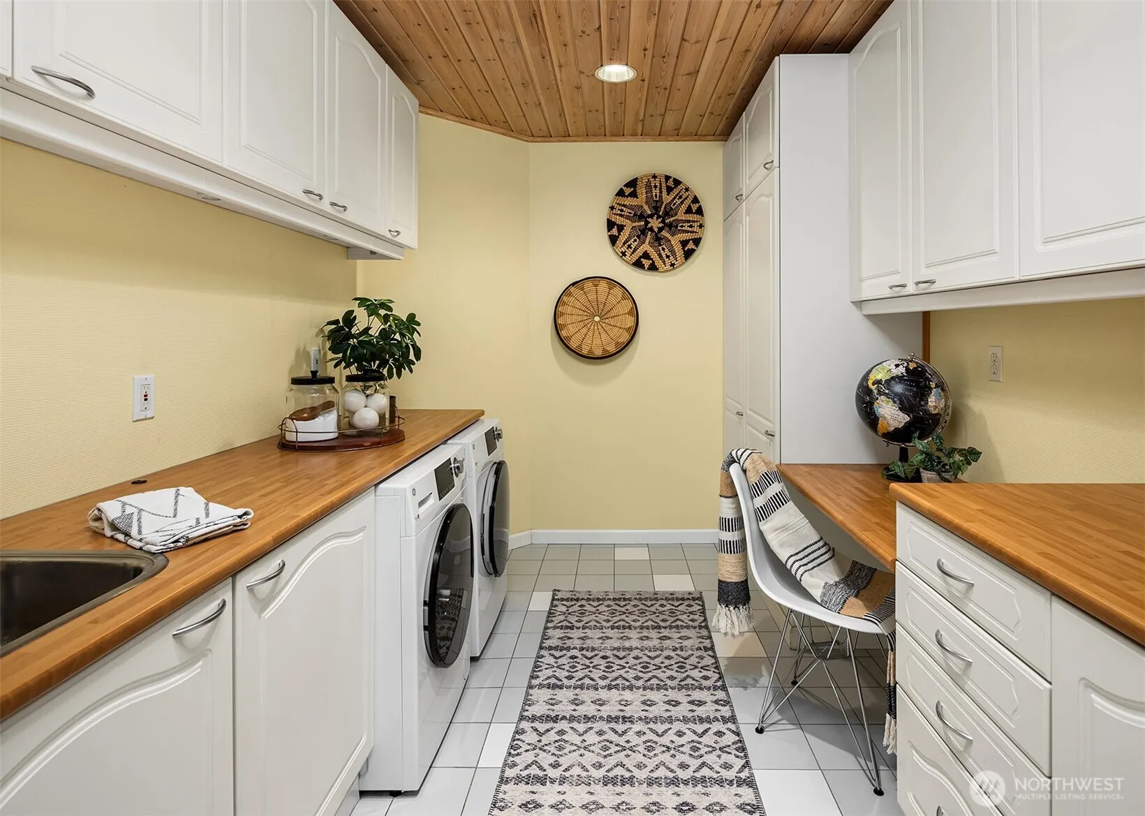 17102 NE 37th Place , Bellevue, WA 98008