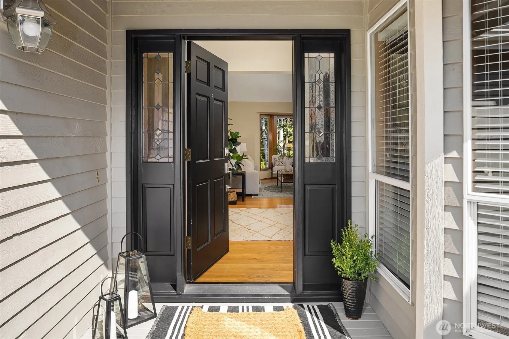 17102 NE 37th Place , Bellevue, WA 98008