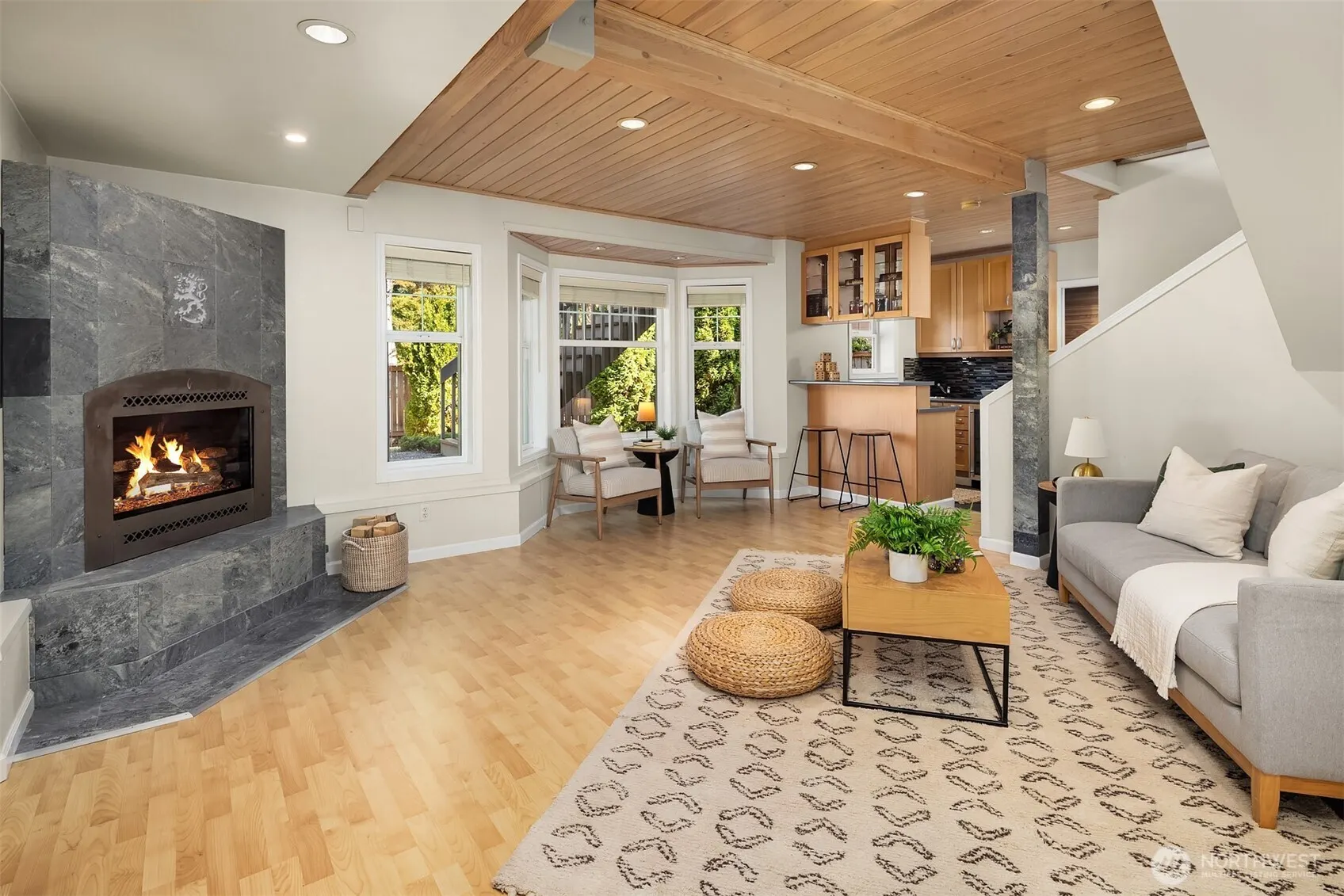 17102 NE 37th Place , Bellevue, WA 98008