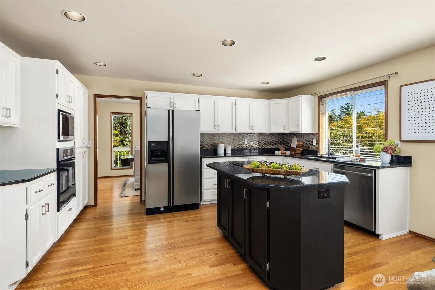 17102 NE 37th Place , Bellevue, WA 98008