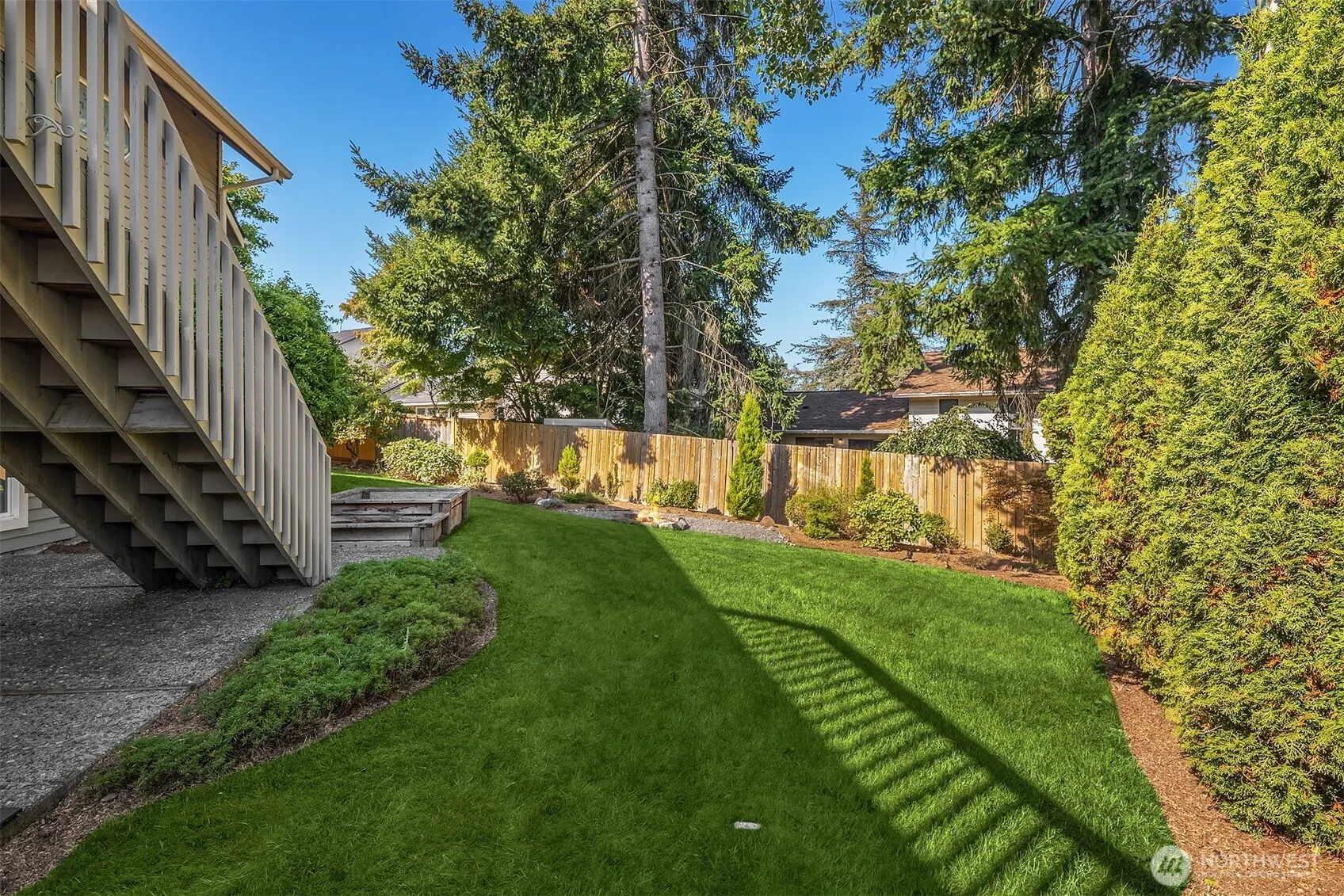 17102 NE 37th Place , Bellevue, WA 98008
